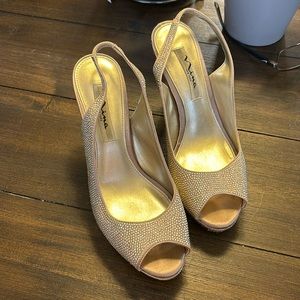 Gold heels size 8.5M